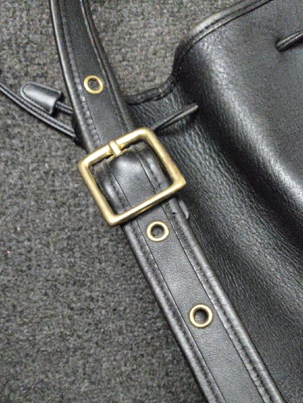 Coach Vintage "Lula Legacy" Black Leather Drawstring Shoulder Bag #9952 - Picture 4 of 9